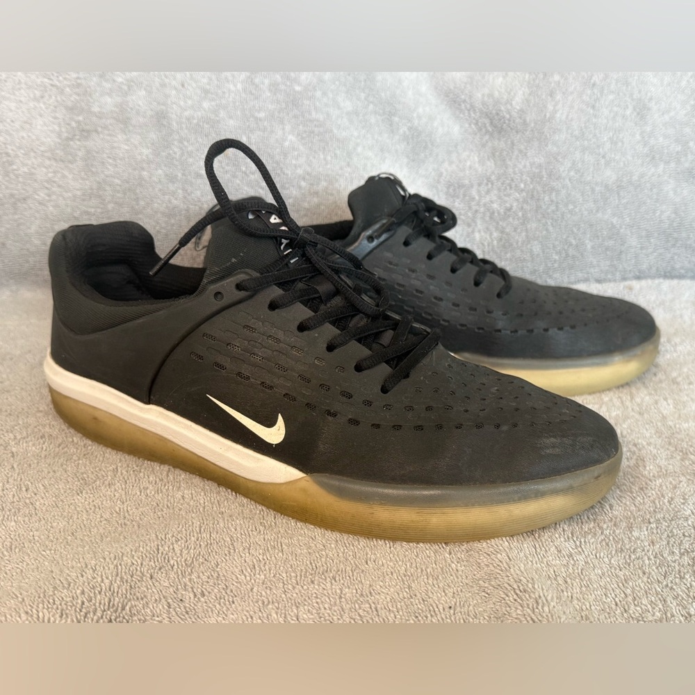 Mens Nike SB Zoom Nyjah 3 Black/White/Summit White Mens Size 12 DJ6130-002